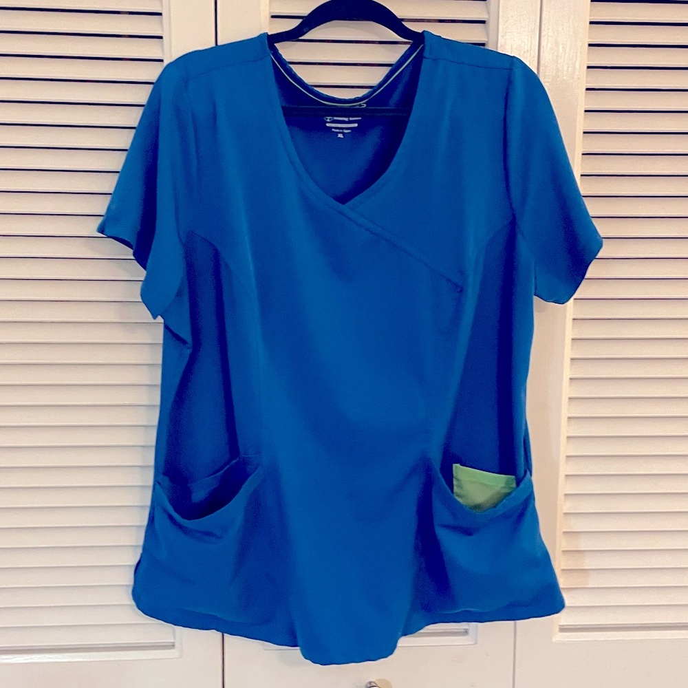 NWOT HH Works scrub Top